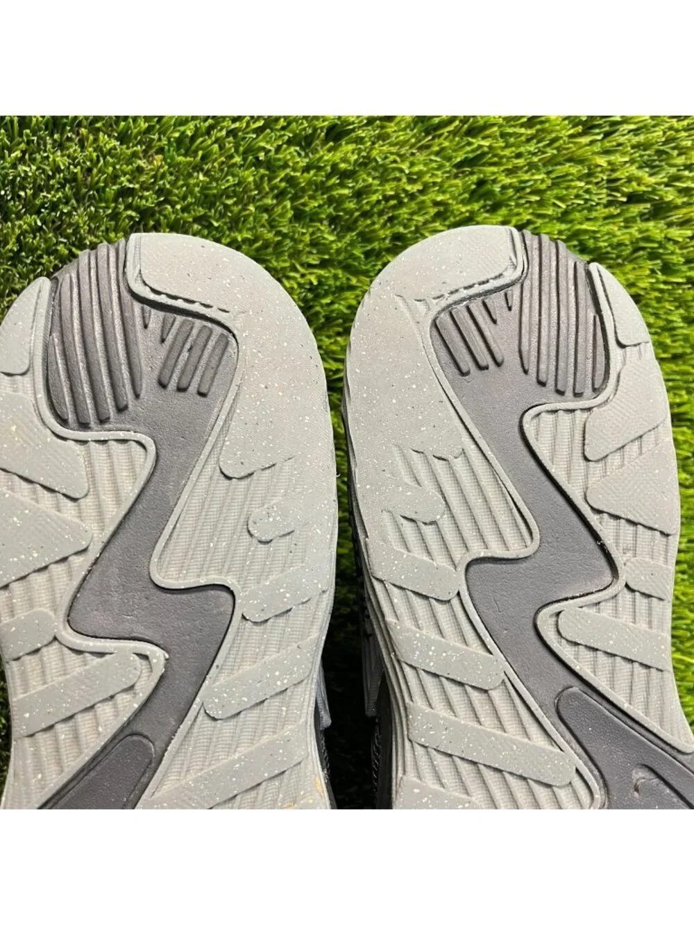 Nike Air Max Excee Mens Size 11.5 Black Athletic Running Walking Shoes Sneakers